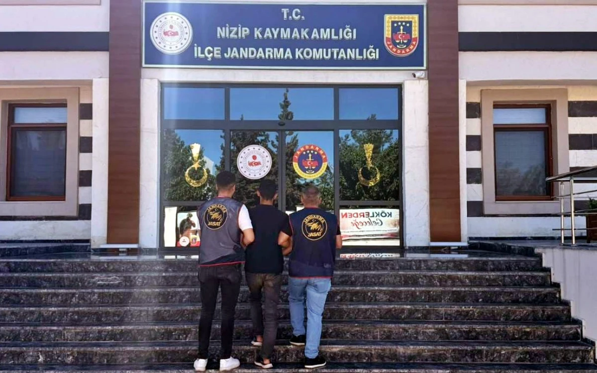 ARANMA KAYDI BULUNAN ÜÇ ŞAHIS JASAT’TAN KAÇAMADI