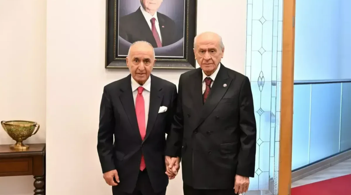Bahçeli’yle görüşen Hikmet Çetin'den kayyım resti! ‘CHP'ye sokmam, demokrasi krizindeyiz!’