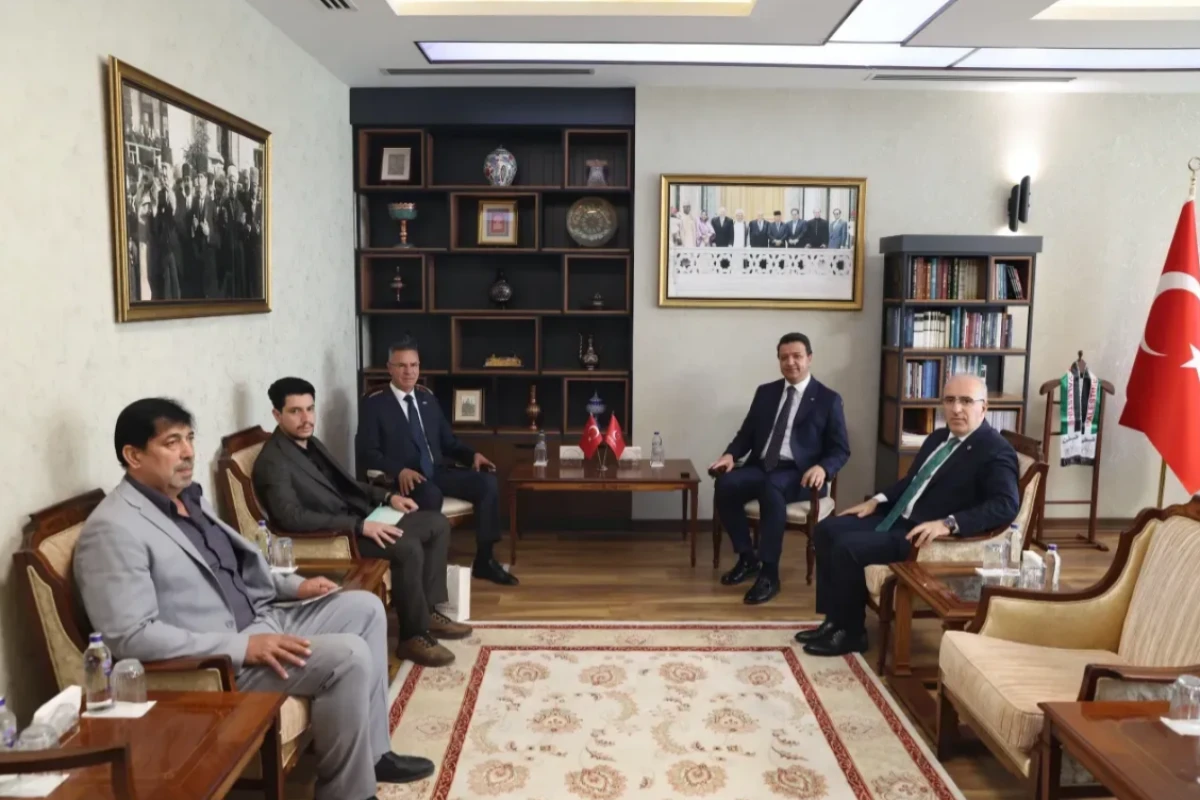 Filistin Ankara Büyükelçisi Faed Mustafa'dan Saadet Partisi'ne ziyaret!