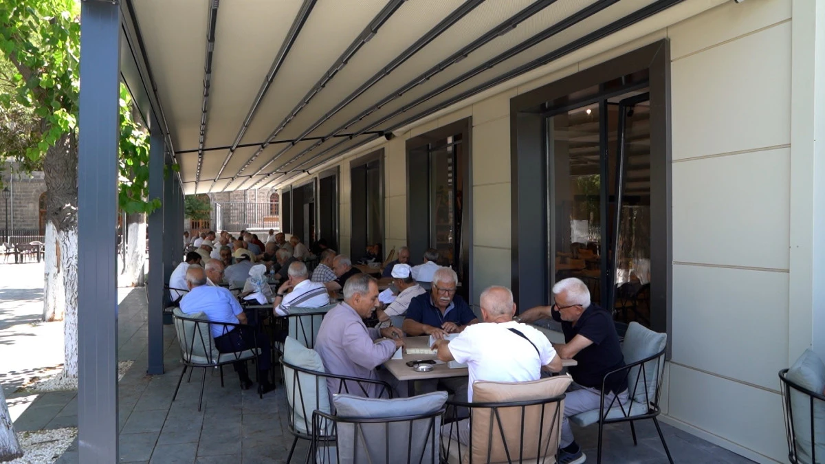 Hizmete Giren Emekliler Lokaline Kısa Sürede Yoğun İlgi